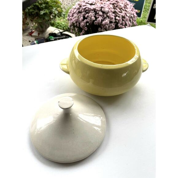 vtg covered dish calif pottery yellow white top SC3 mcm Calif USA mark on bottom - Picture 2 of 11